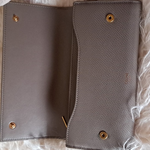 Celine Large Flap Wallet in Grained Calfskin EUC - Picture 6 of 15